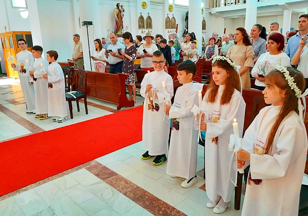 Prima Sfântă Împărtășanie în parohia noastră (Galați, 2024)
