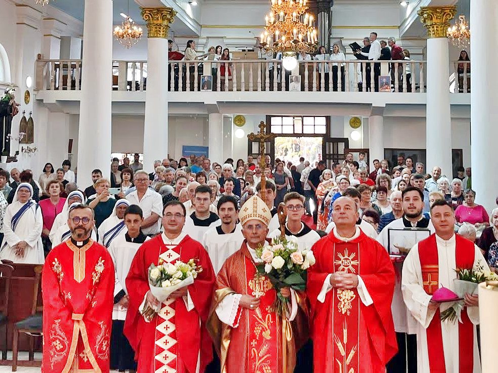 duminică la prânz, după Sf. Liturghie pontificală (14 septembrie 2025)