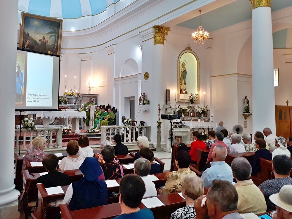 Aniversarea terţiarilor franciscani în biserica catolică din Galaţi