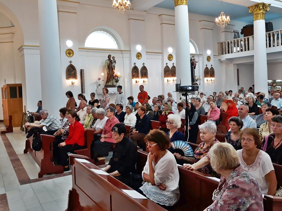 Aniversarea terţiarilor franciscani în biserica catolică din Galaţi