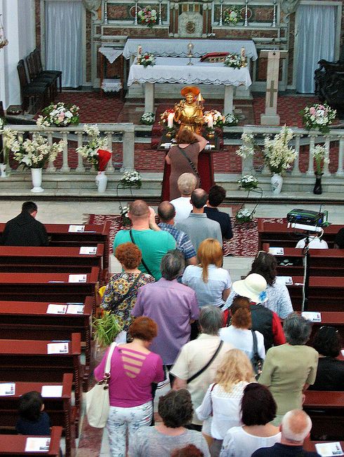 statueta cu relicva Sf. Anton de Padova în biserica catolică din Galaţi
