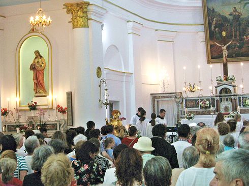 statueta cu relicva Sf. Anton de Padova în biserica catolică din Galaţi