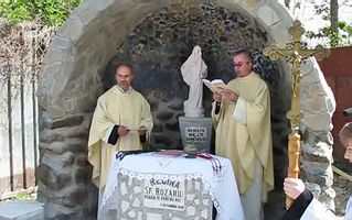 Sfințirea grotei Maicii Domnului de lângă biserica romano-catolică din Galați