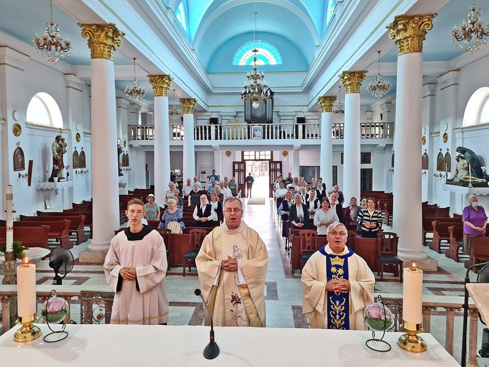 la sfârșitul Sf. Liturghii celebrate de pr. Cristian Dumea și pr. Adrian-Sorin Giurgi (2022)