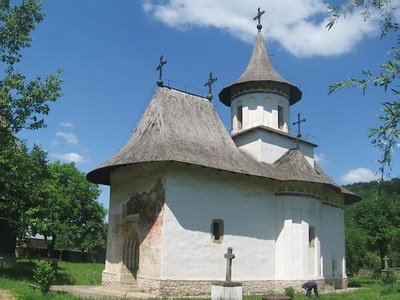 biserica „Înălțarea Sfintei Cruci” din Pătrăuți, ctitorie a lui Ștefan cel Mare (1487)