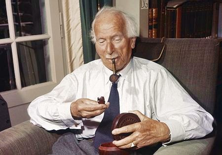 Nu vei vedea clar decât privind în tine. (Carl Jung)